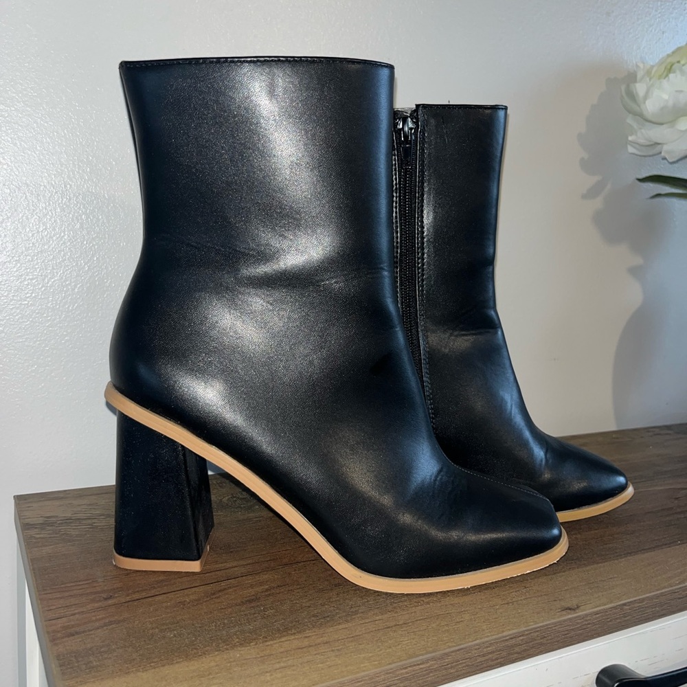 Elegant Black Ankle Boots